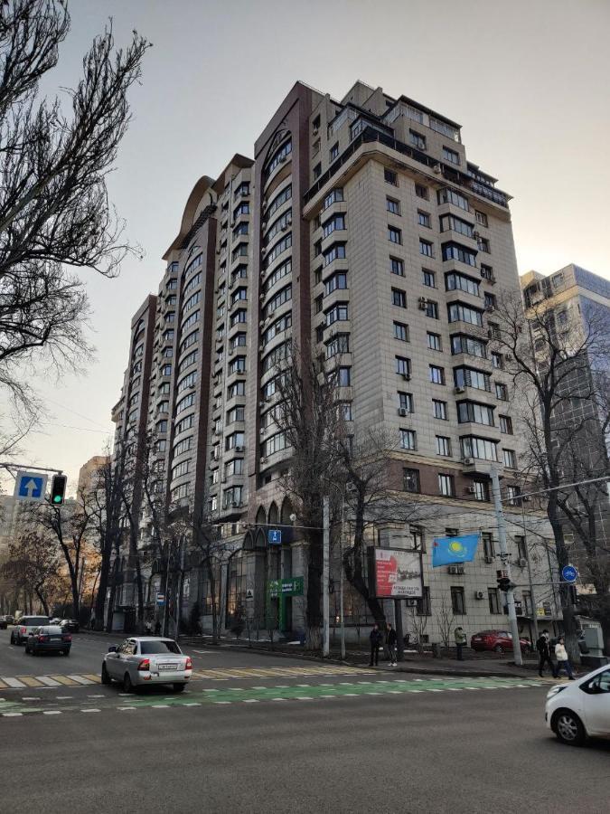 Комната В 4Х Комнатной Квартире อัลมาตี ภายนอก รูปภาพ